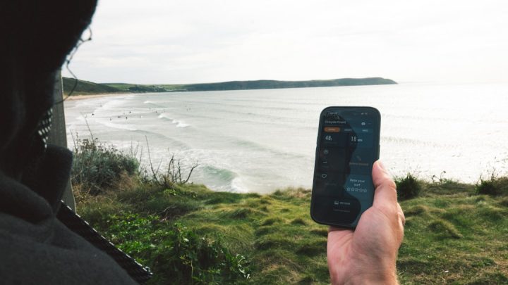 Najlepsze aplikacje pogodowe na smartfon: Przegląd darmowych i płatnych, które warto mieć.