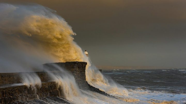 Jak przygotować awaryjny zestaw na wypadek braku prądu podczas ekstremalnej pogody (burzy, śnieżycy)?