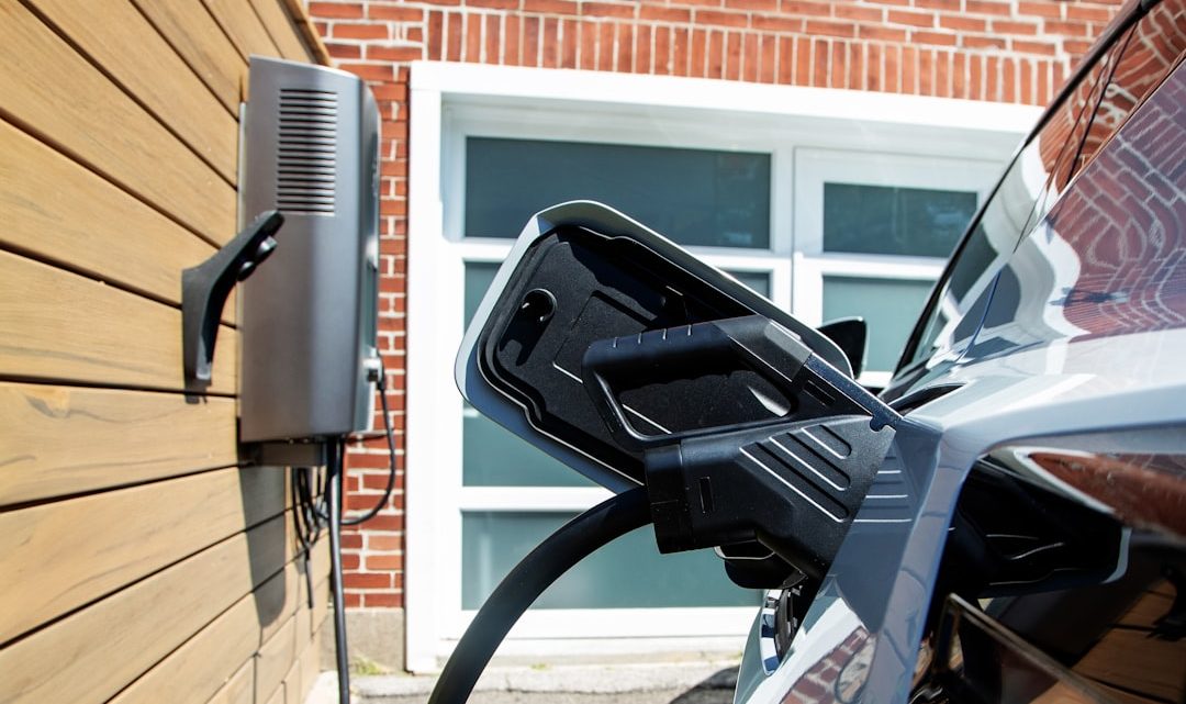 Jakie są zalety i wady inteligentnych domów w kontekście zarządzania energią i klimatem?