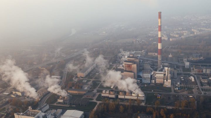 Smog w Polsce: Jak wpływa na nasze zdrowie i jak skutecznie chronić się przed zanieczyszczeniem powietrza?