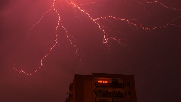 Zmiany klimatyczne w Polsce: Czy musimy przygotować się na więcej ekstremalnych zjawisk pogodowych?