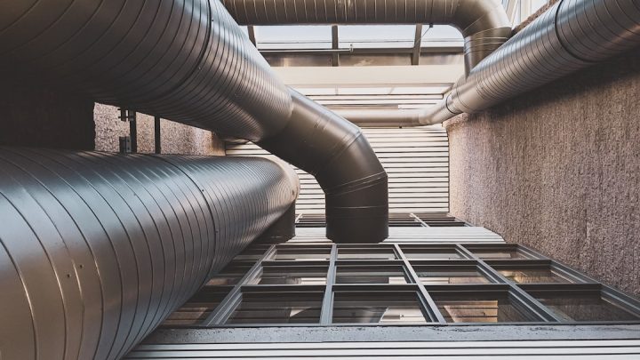 Optymalizacja domowego systemu HVAC na ekstremalne temperatury: Jak przygotować wentylację, ogrzewanie i chłodzenie na upały i mrozy?