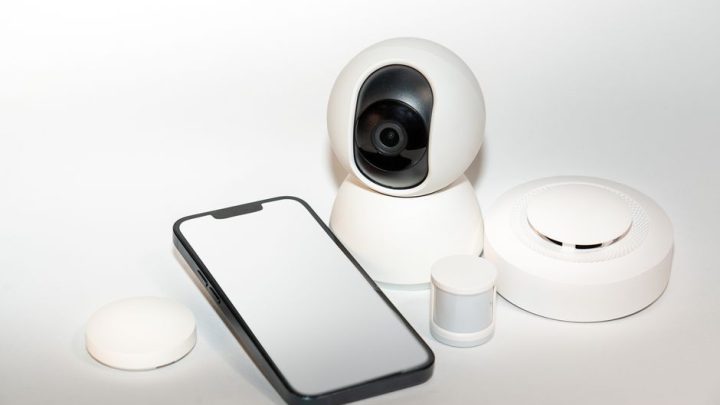 Smartfony jako mobilne stacje pogodowe: Jakie sensory w telefonie pomagają monitorować lokalne warunki atmosferyczne?