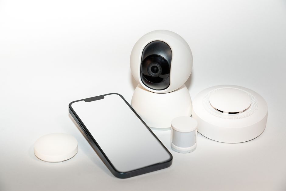 Smartfony jako mobilne stacje pogodowe: Jakie sensory w telefonie pomagają monitorować lokalne warunki atmosferyczne?