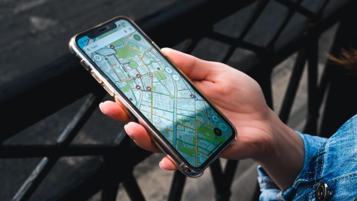 Nawigacja GPS: Aplikacje, porady, bezpieczeństwo