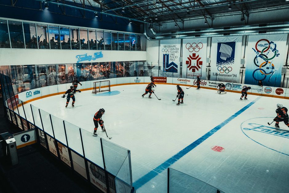 Aplikacje do monitorowania mikroklimatu w obiektach sportowych