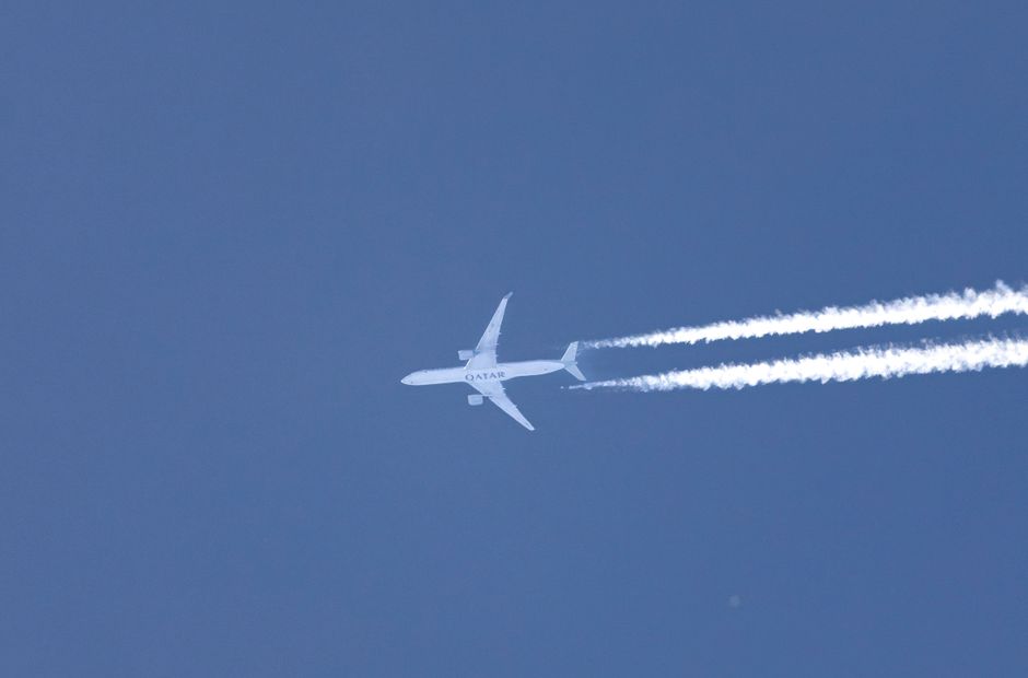 Prognozuj i zapobiegaj smugom kondensacyjnym (contrails)