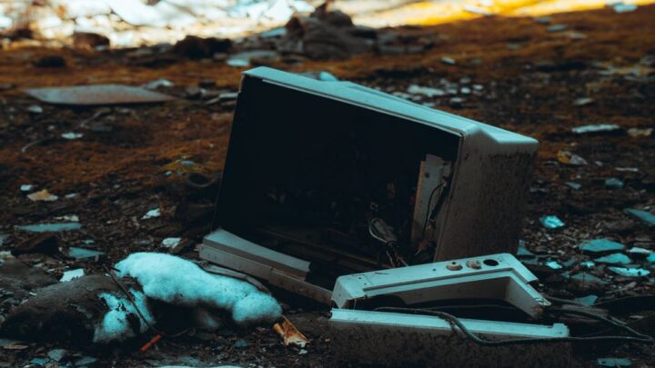 Wpływ pogody na awarie urządzeń outdoorowych